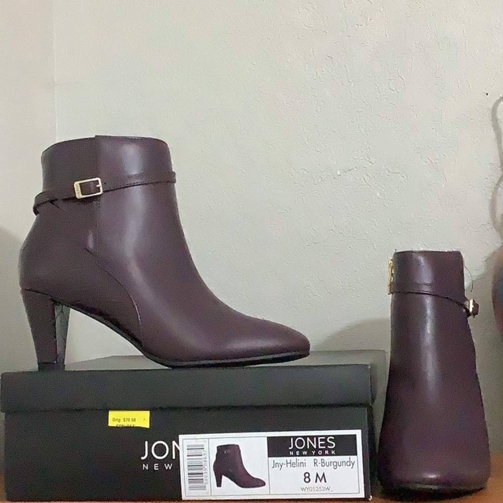 Jones New York Purple Heeled Boots with Elegant Design